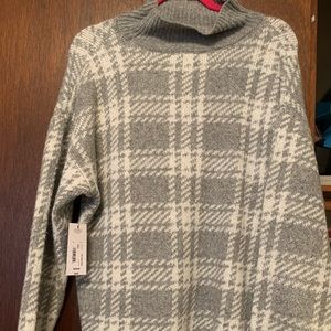 Plaid sweater— NWT